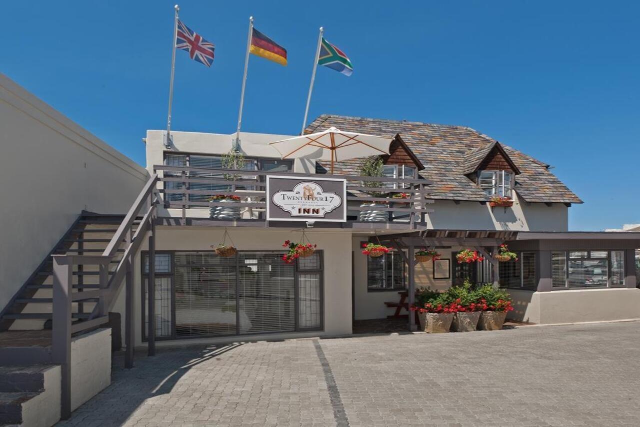 Twentyfour 17 Inn Hermanus Bagian luar foto