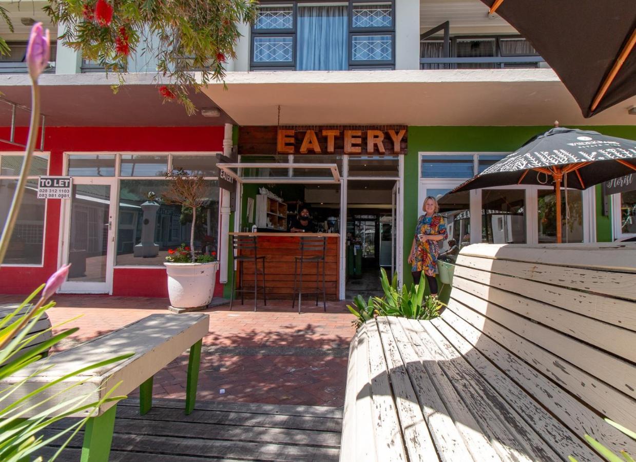 Twentyfour 17 Inn Hermanus Bagian luar foto