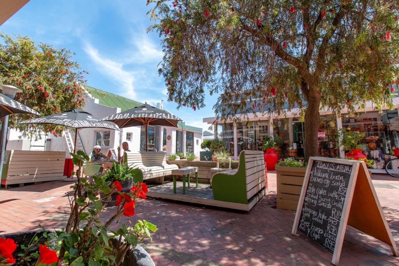 Twentyfour 17 Inn Hermanus Bagian luar foto