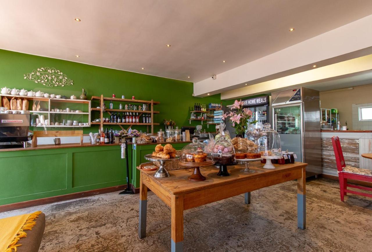Twentyfour 17 Inn Hermanus Bagian luar foto