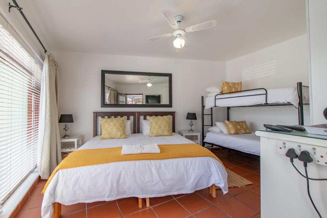 Twentyfour 17 Inn Hermanus Bagian luar foto