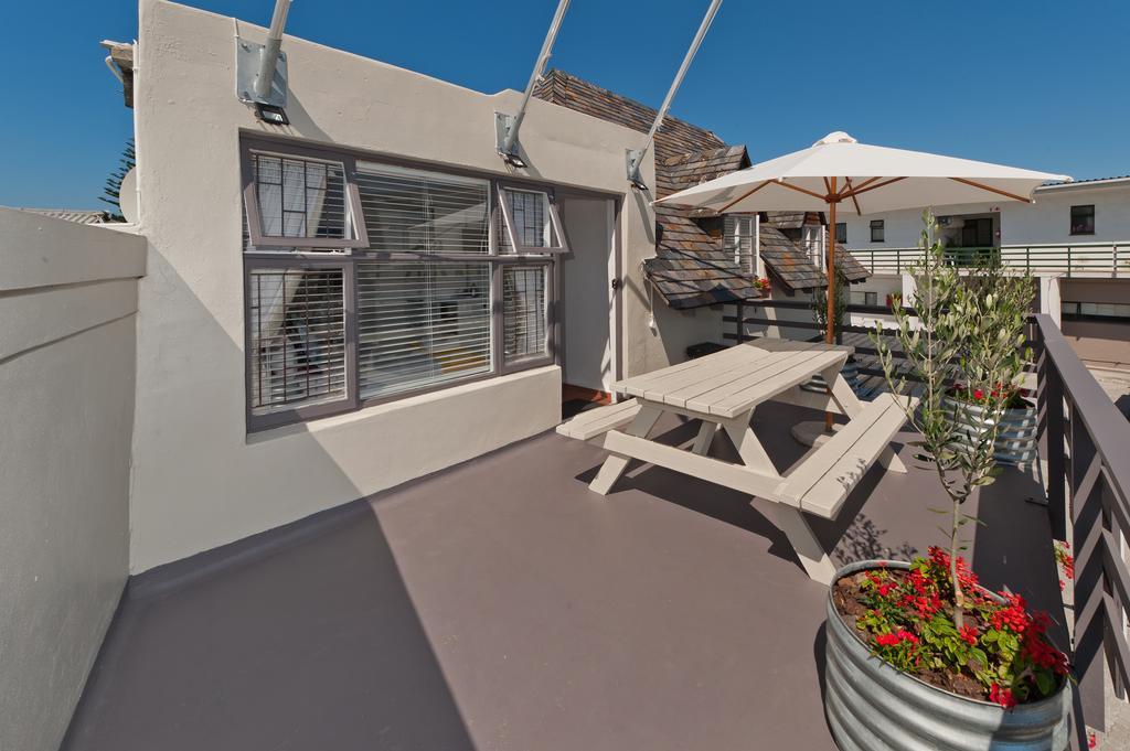 Twentyfour 17 Inn Hermanus Bagian luar foto