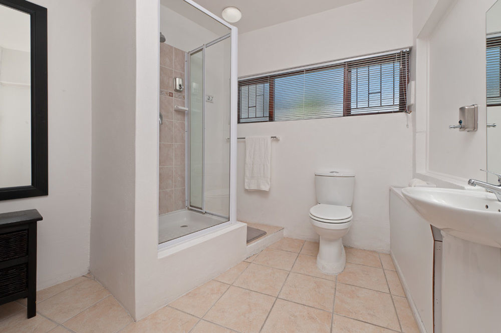 Twentyfour 17 Inn Hermanus Bagian luar foto
